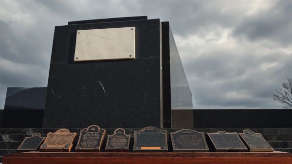 Top options pour plaques funéraires : qualité et design personnalisé
